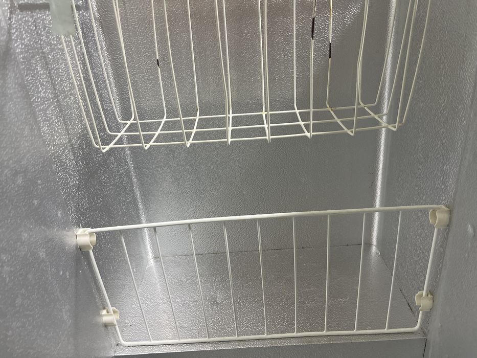 Продам морозильник Midea. Морозильную камеру