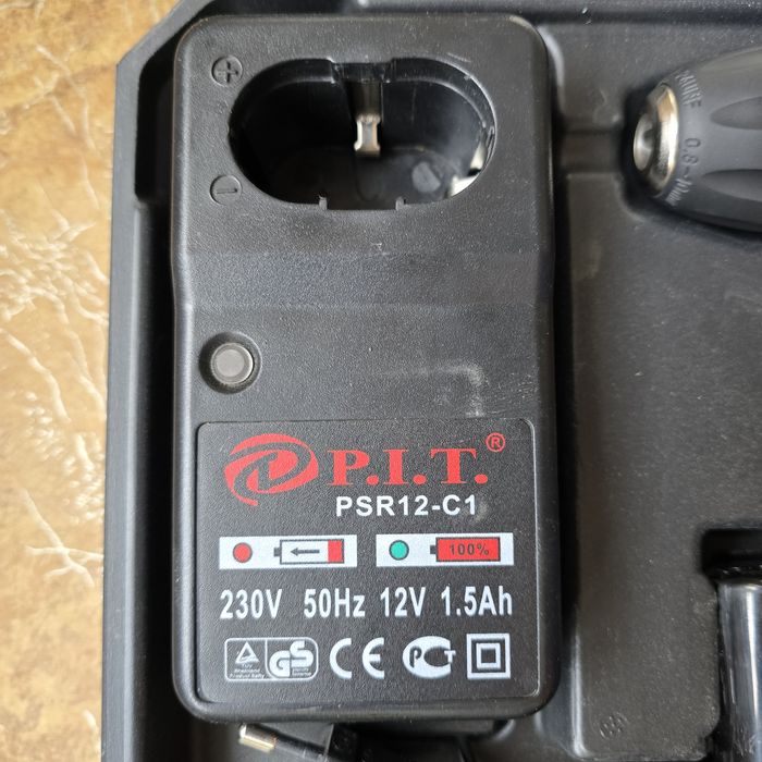 Шуруповерт батарейчный