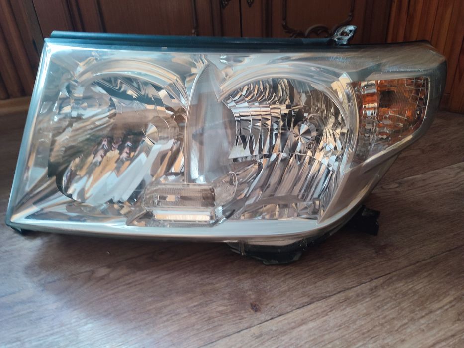 Фары Ленд Крузер 200