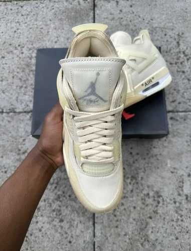 Sneakers Jordan4 OffWhite Sail cu eticheta (nu Nike, Gucci, Adidas, Balenciaga)