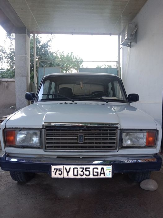 Vaz 2107 sotiladi