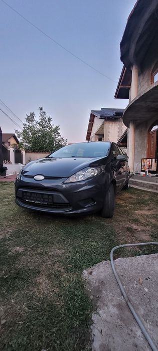 Vând Ford fiesta 1.2 benzina
