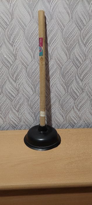 Вантуз для прочистки засоров.