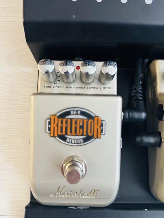 КОЛЕКЦИОНЕРСКА! Педалера с ефекти за китара Marshall PB-8!