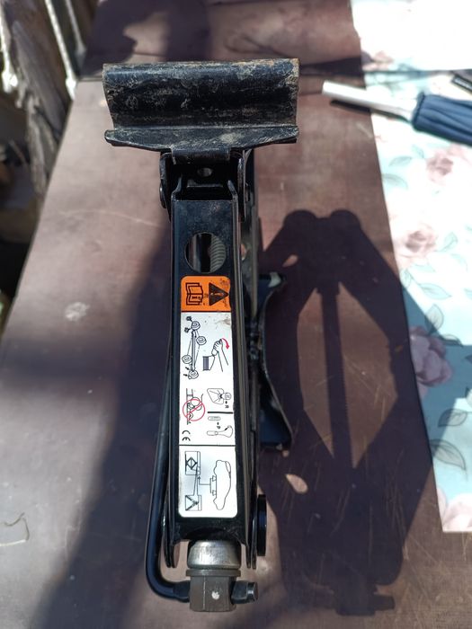 Capace pe 16 cric mecanic geam stanga fata Kia cablaj electric