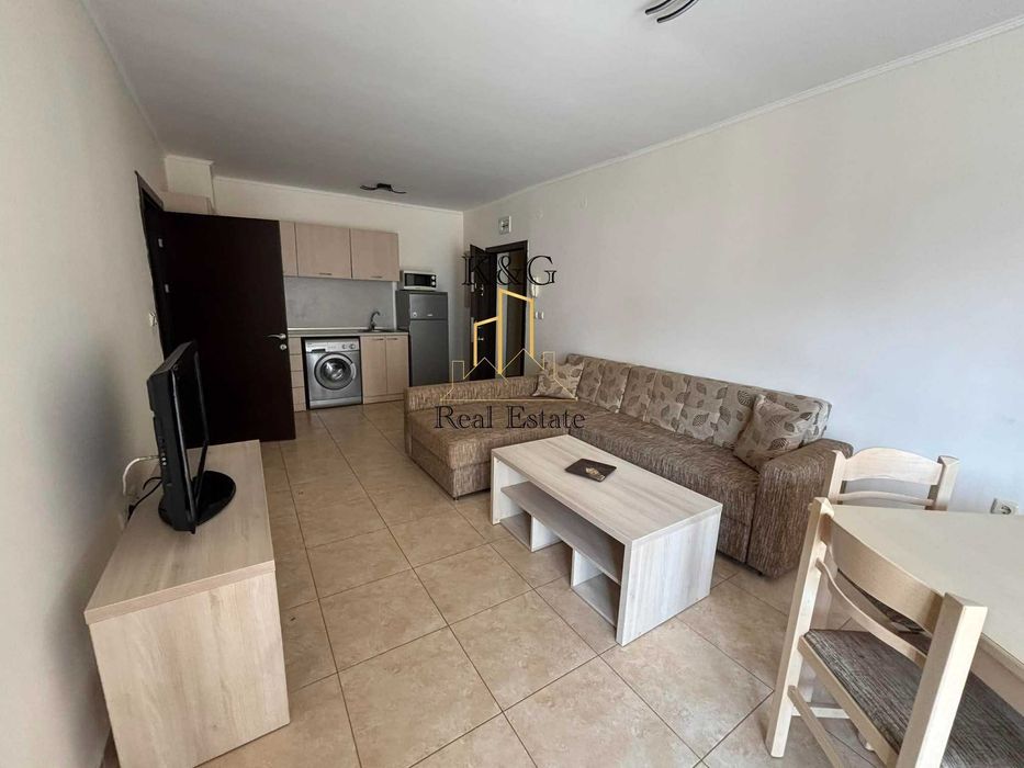 Тристаен апартамент в с. Равда