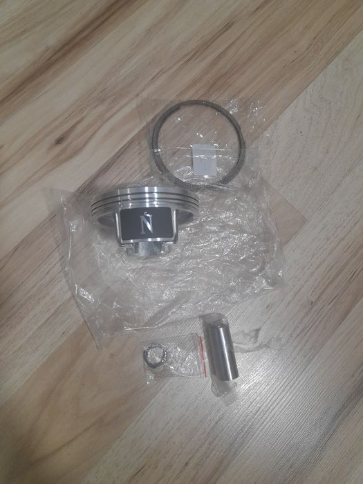 Продавам ново бутало за Yamaha YFZ450