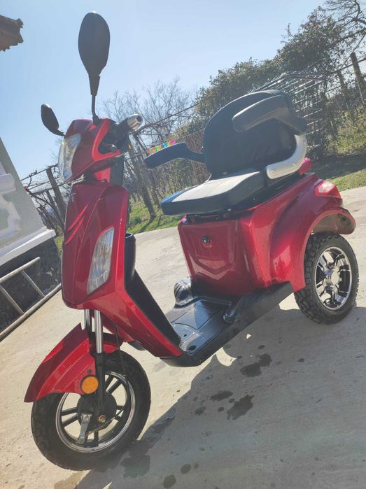 Vând scuter electric