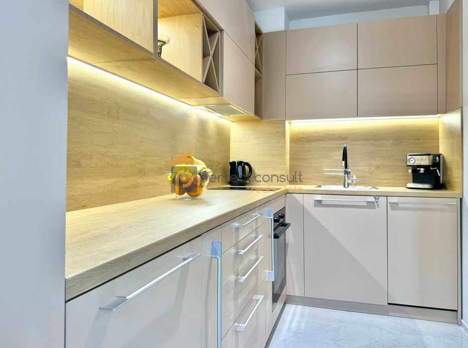 Дава се под наем Двустаен апартамент в Пловдив, Център - 62 кв.м за 475 € - Снимка #3