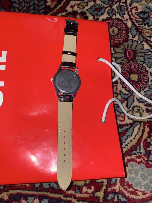 Qo’l soat sotiladi