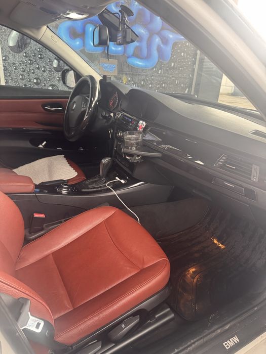 BMW 320xd Touring 2.0d 184CP xDrive | Automată | 2011