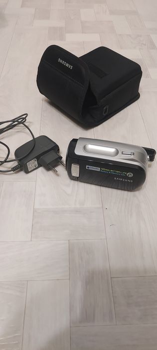 Видеокамера ручная