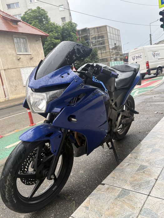 Honda cbr 125r 2011