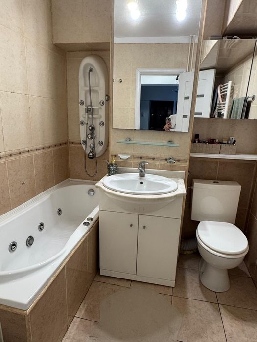 Inchiriez apartament cu 2 camere decomandat