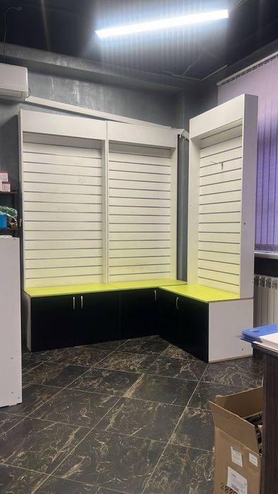 Торговое оборудование, витрины