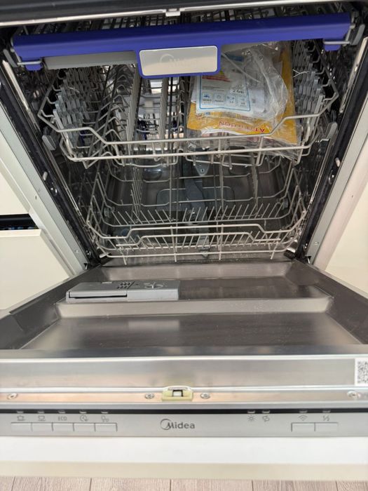 Посудомоечная машина Midea MDWB-6015BB