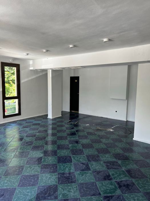 Дава се под наем Магазин в Разлог - 95 кв.м за 459 € - Снимка #1