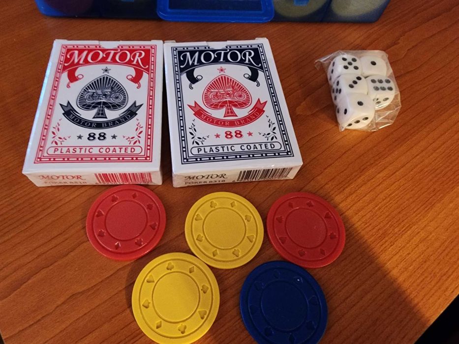 Ofertă Specială! Set Poker NCL Freestyle Cruising, Nefolosit – Jetoane, 2 Pachete de Cărți și 5 Zaruri