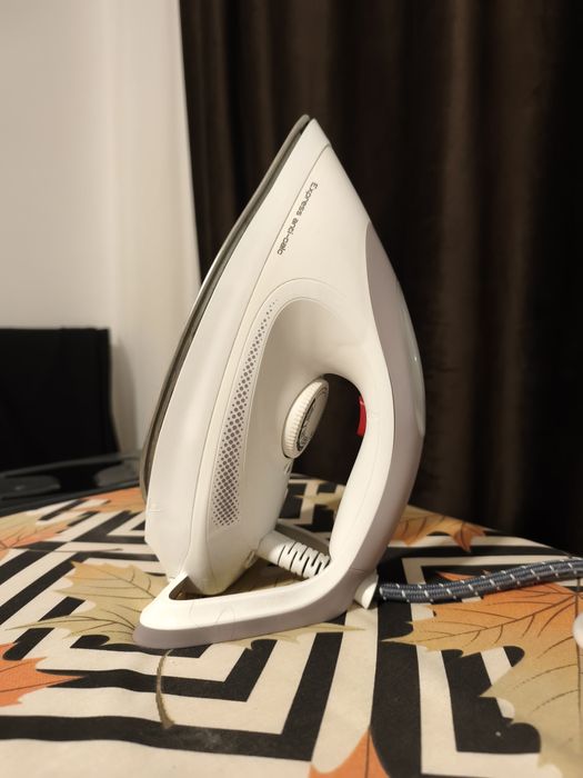 Statie de calcat Tefal Express Anti-Calc