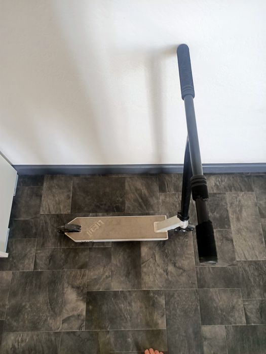 Продам трюковой самокат Limit