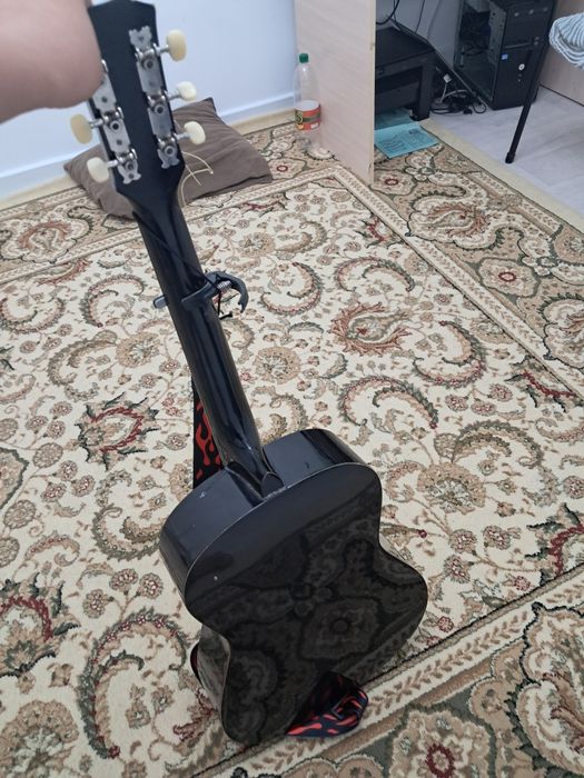 Гитара сатылады акустика 38р