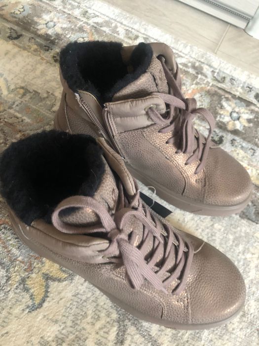 Ботинки на девочку,ECCO