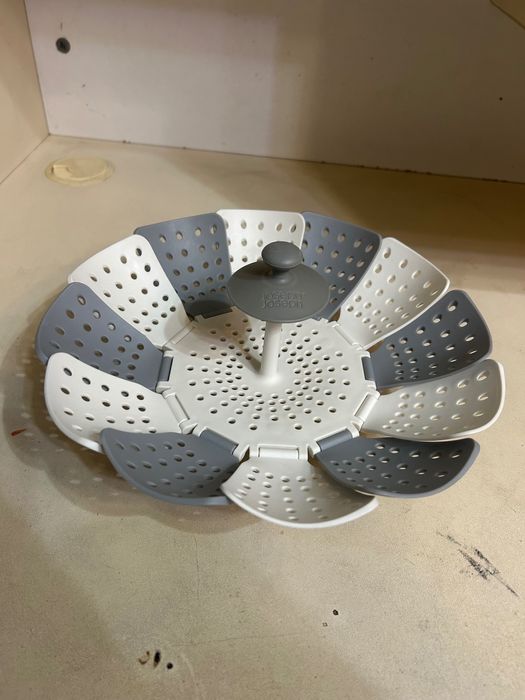 Посуда разная бокалы тарелки