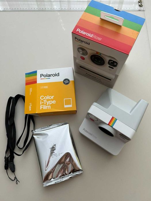 Polaroid NOW фотоапарат за инстантни снимки
