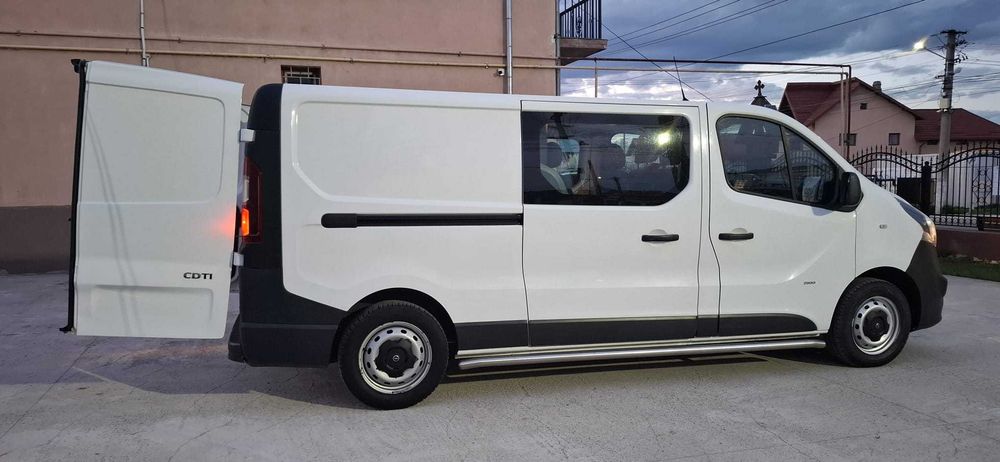 Opel Vivaro Extra Lung/Renault Trafic/An 2018/120 CP/Km 160899/Dublucabine original/AC/Navigatie/Km cu factura/Distributie lant/Import Olanda