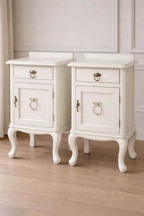 Noptiere recondiționate – elegant French style chabby chic