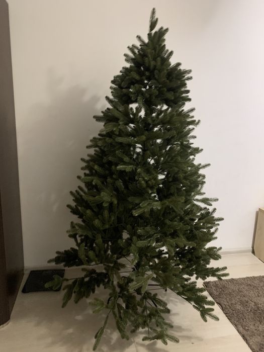 Продам ёлку искуственную