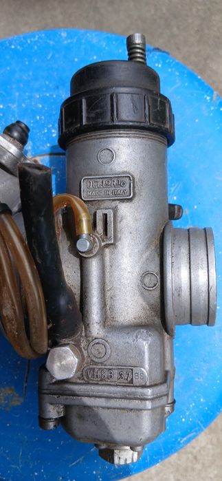 Vând carburatoare 2T