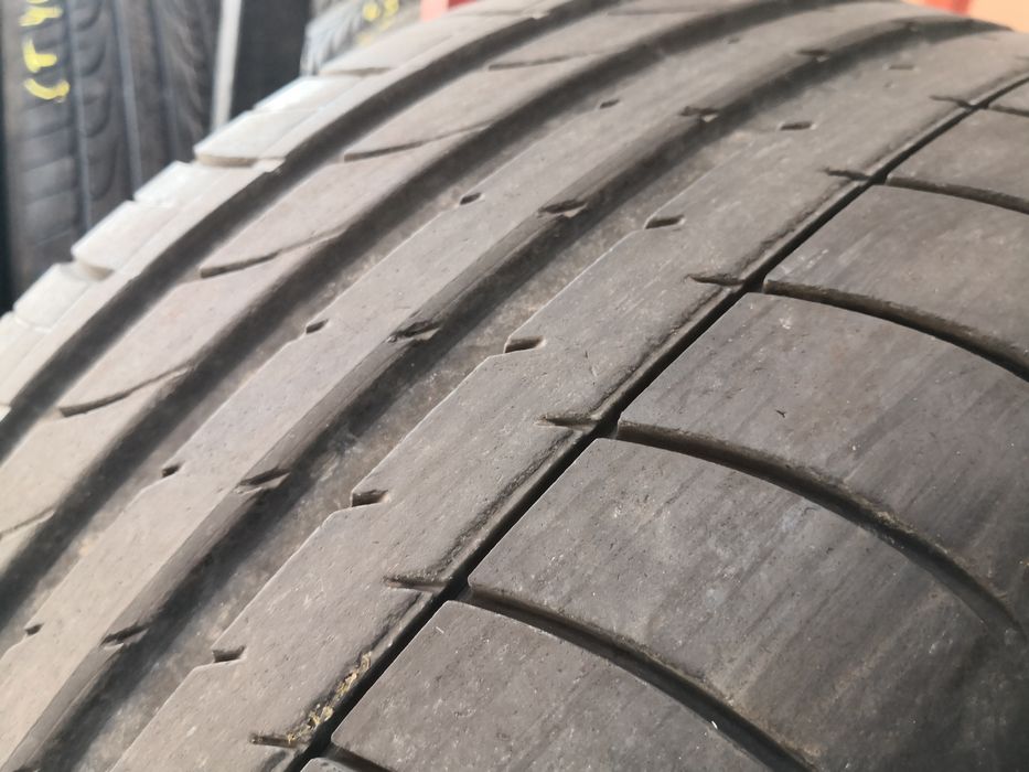 235 50 18 цола гуми 2 dunlop