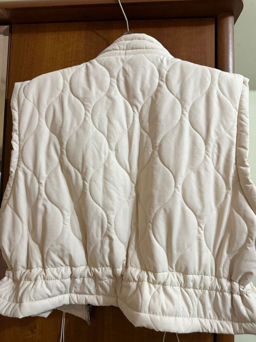 Безрукавка новая