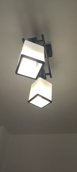 Lustra hol și lampa led baie