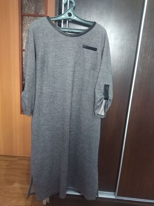 Продам женское платье 58 размер