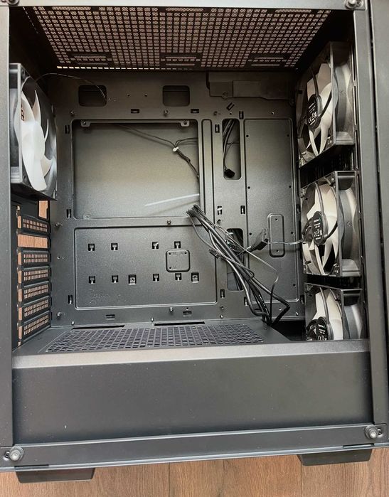 Corsair 850W RMx Shift захранване / SSD 256GB 2.5" / Кутия DeepCool CC560 V2