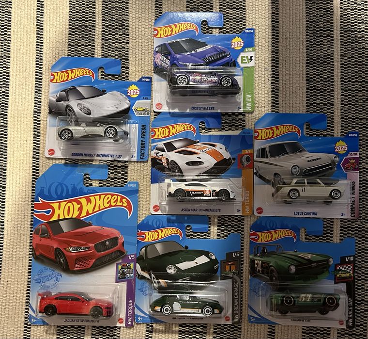 Hot wheels matchbox mainline