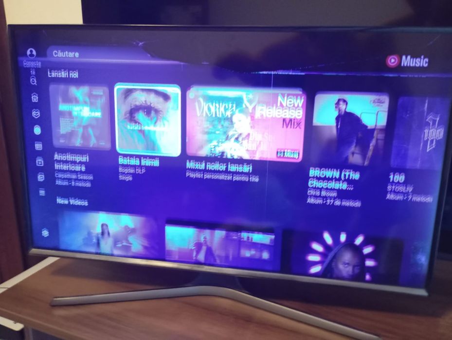 Samsung Smart TV 32" UE32J5500 – defect display