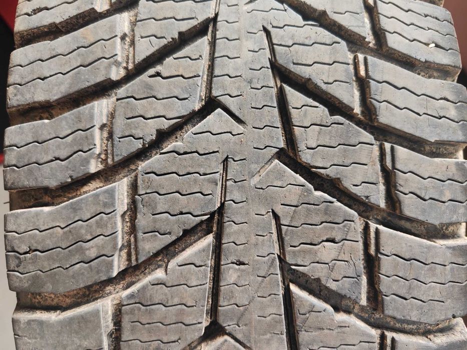 2бр.зимни гуми 205/65/16C Nokian