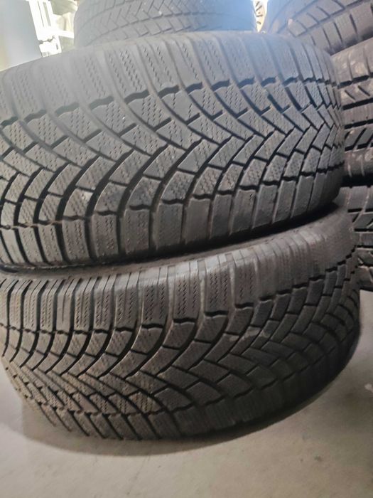 2бр.зимни гуми 215/55/17 Bridgestone
