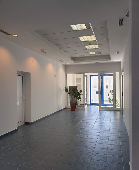 Spatiu de inchiriat (750 mp, cladire birouri), ultracentral, Focsani, 6 eur/mp