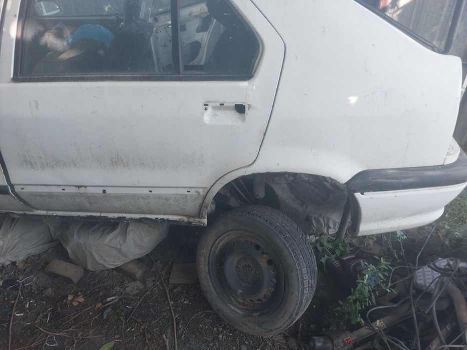 Продам рено 19 с запчастями
