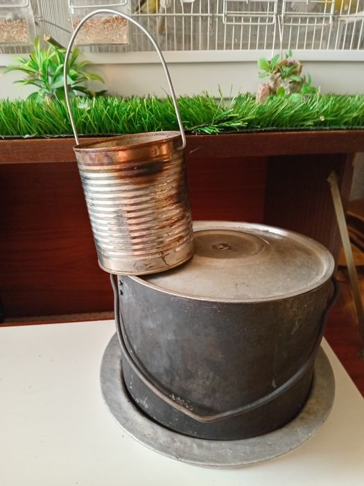 Принадлежности для охоты и рыбалки.