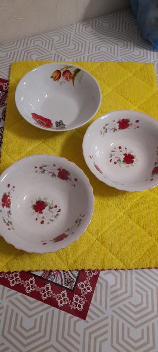 Продам эмалированные чаши и блюда