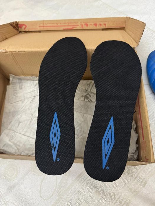 Бутсы  37 размер