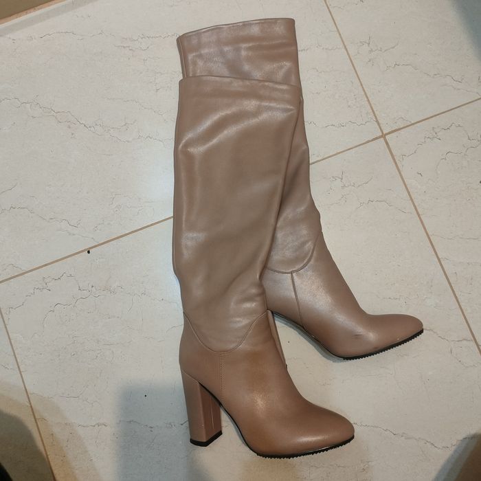 Женские сапоги на каблуке