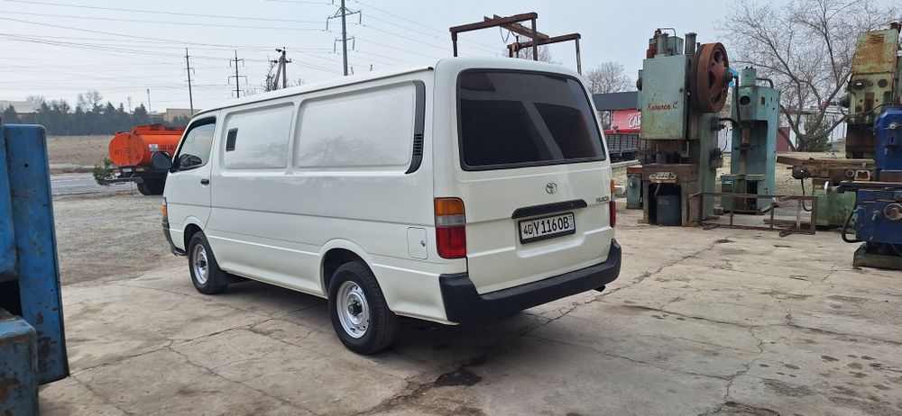 тойота  ниасе  фургон 2003  йил
