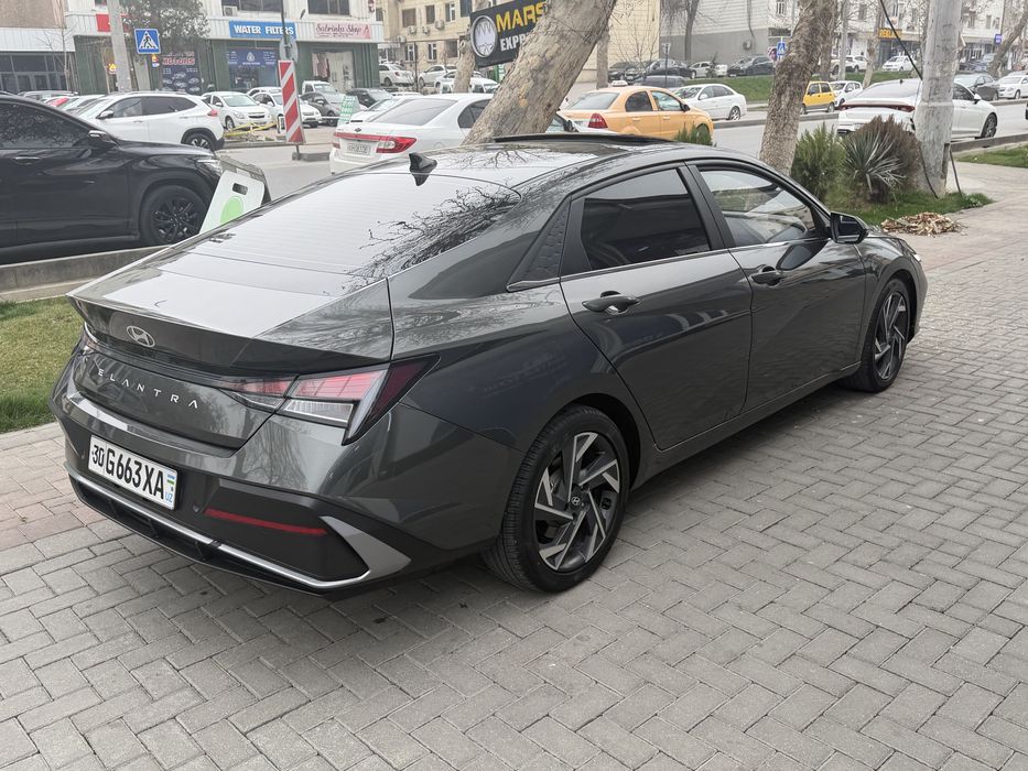Hyundai Elantra 2023 kraskasi tozza yangi moshina