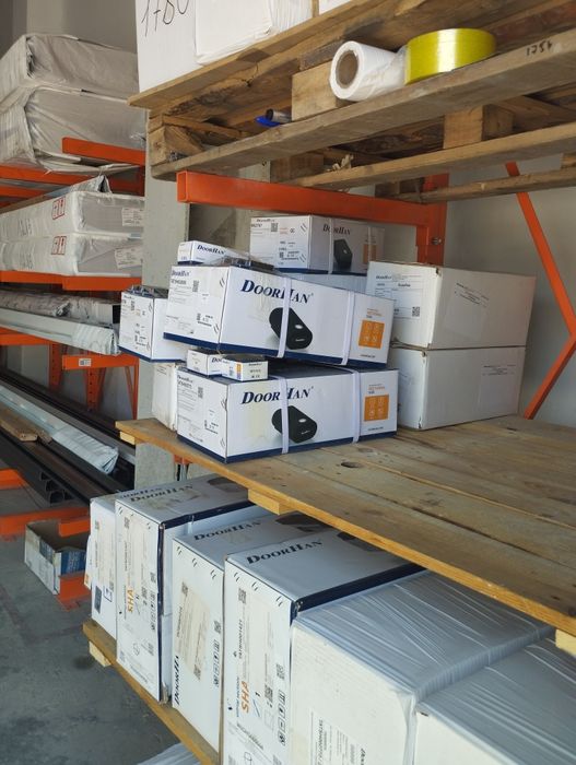 Ремонт автоматических ворот  перегрузочного оборудования.